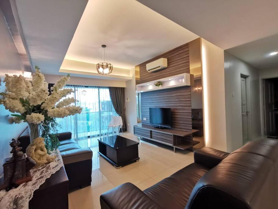 Glamorous At Kinta Riverfront Apartment